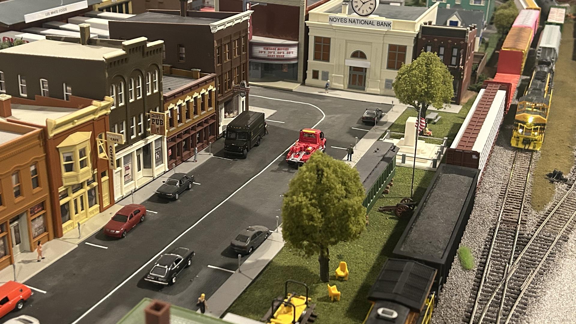 Castle Rock veteran's life represented in train collection | 9news.com