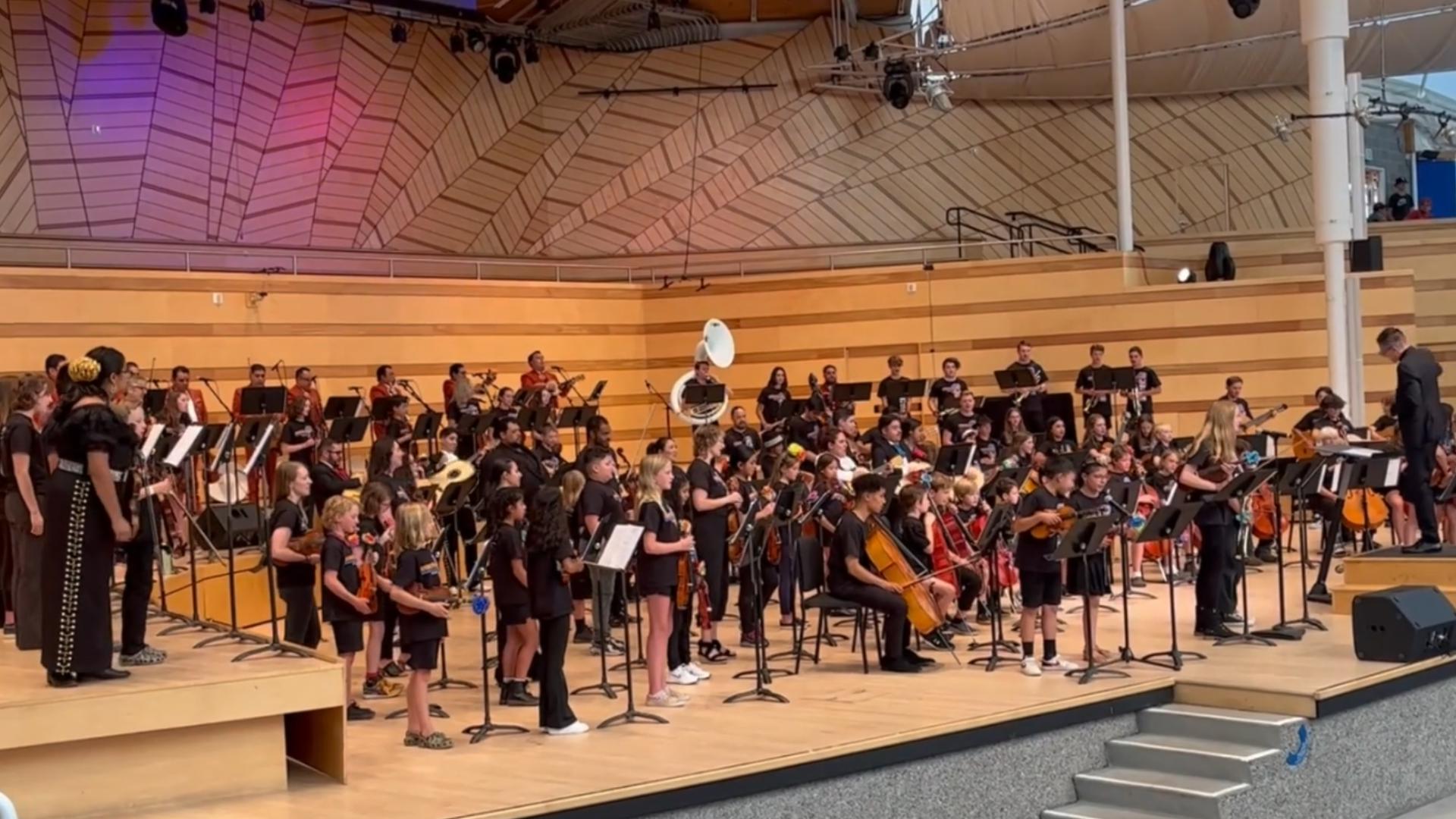 The Aspen Music Festival and School's Mariachi Workshop Ensemble, directed by Michael Linert, performs 'Son de Mi Tierra'.