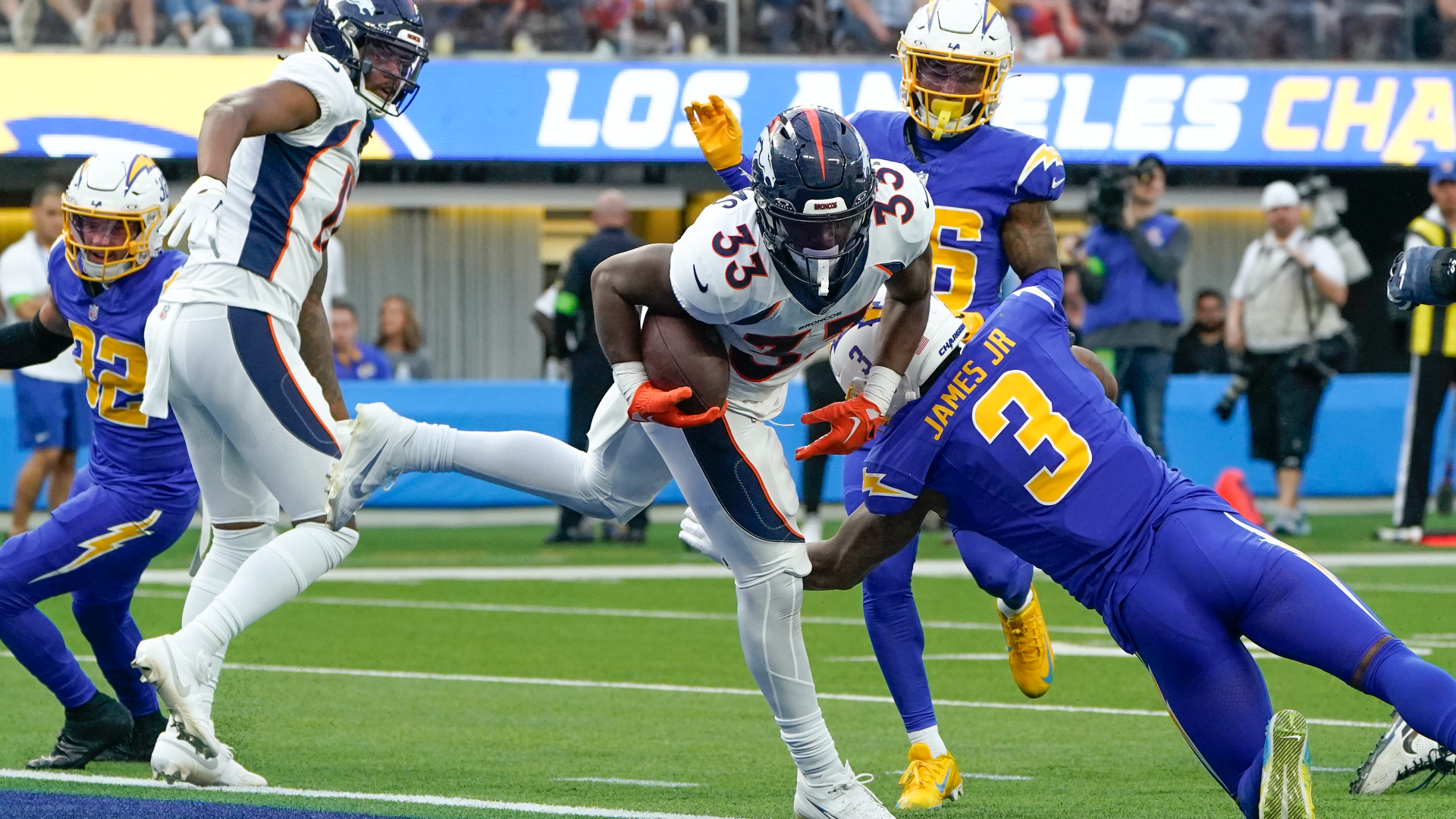 Denver Broncos beat Los Angeles Chargers 24-7 | 9news.com