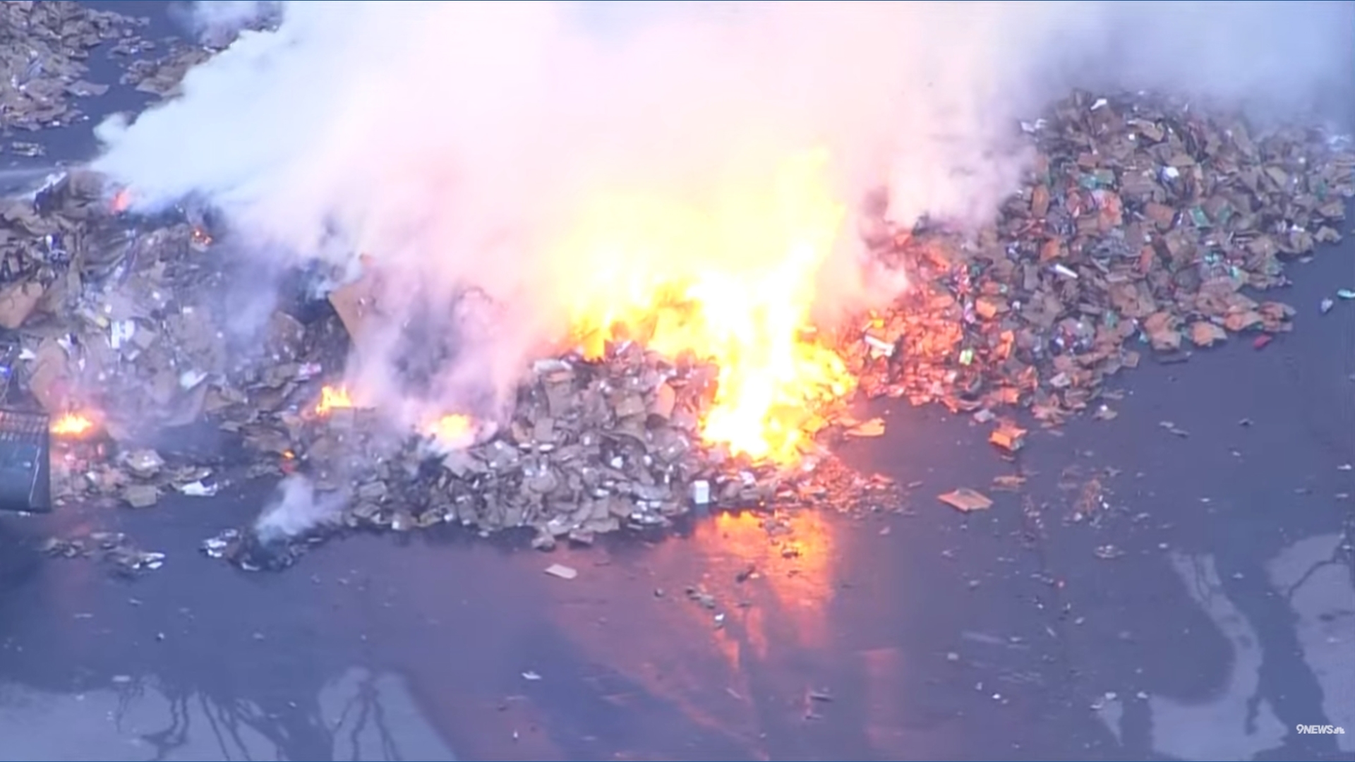 Fire at Denver recycling facility sends smoke plume into metro area ...