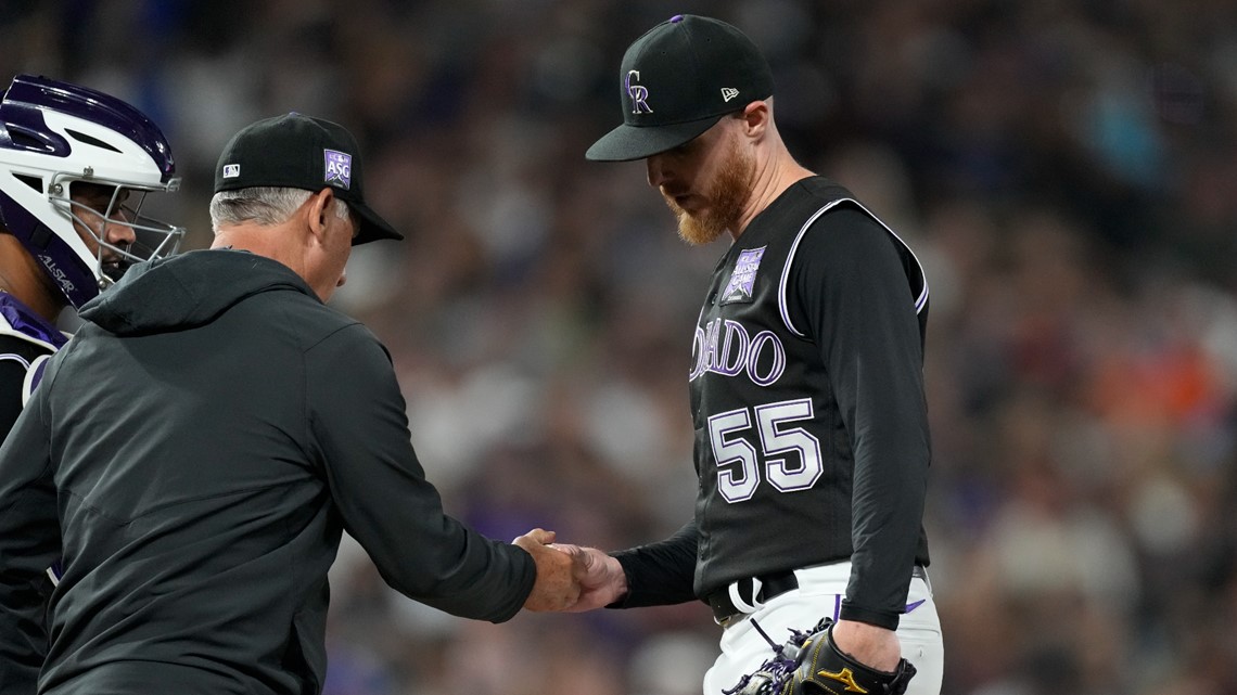 Rockies officially retire Larry Walker's No. 33 in festive pregame