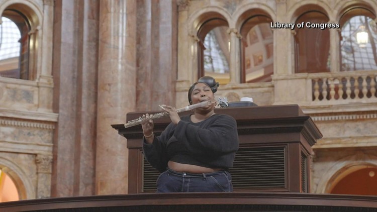 Lizzo plays crystal antique flute at Library of Congress
