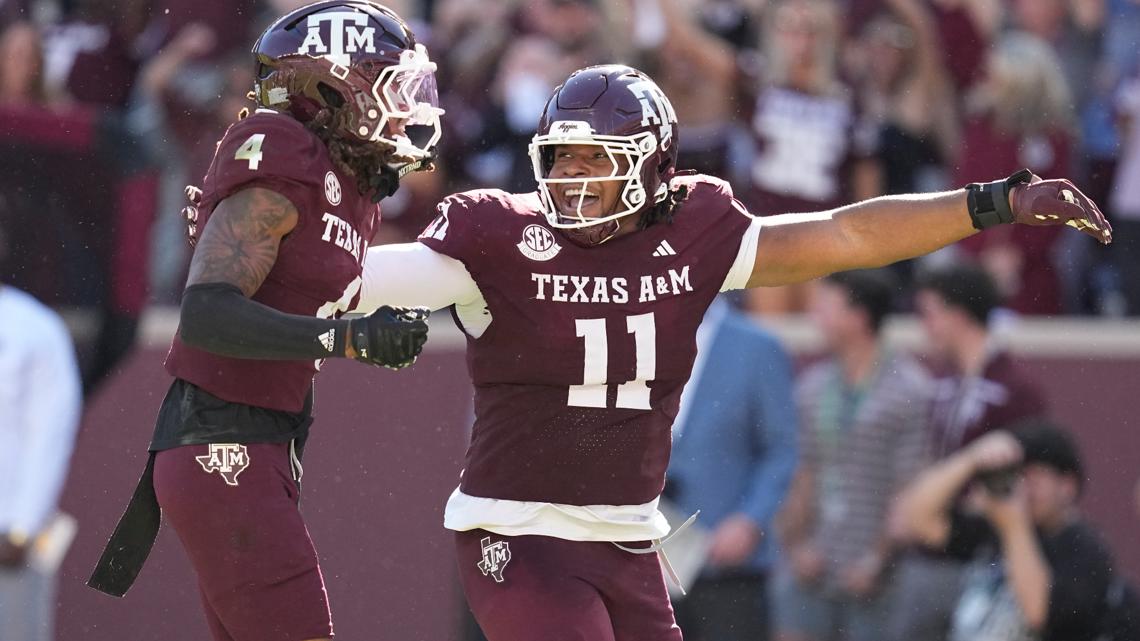 Broncos trade back, draft defensive lineman Tyler Onyedim in third round