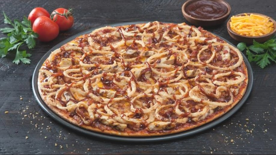 Red Robin teams up with Donatos pizza chain