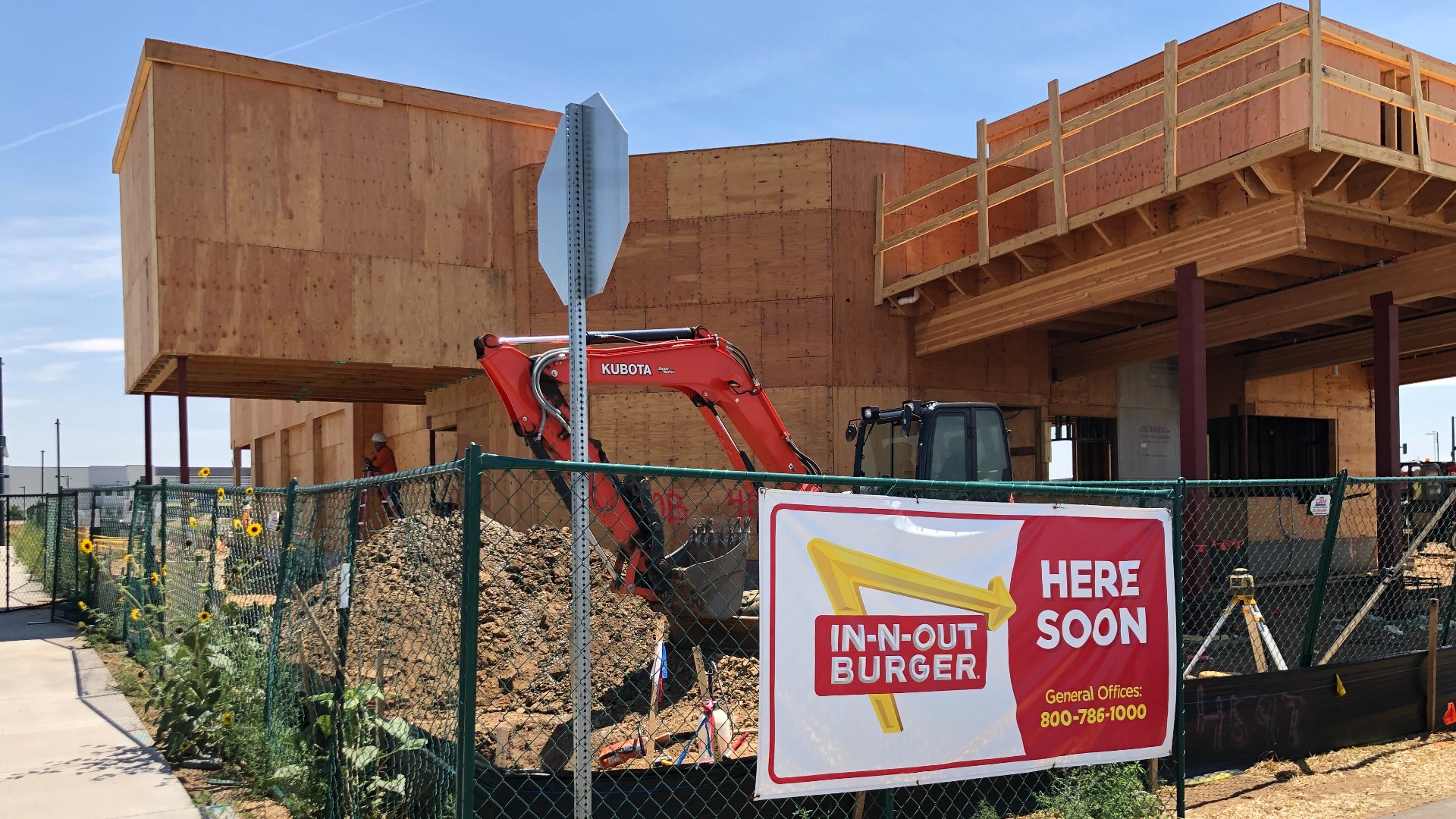 In-N-Out Burger is opening its first-ever restaurant in Denver | 9news.com