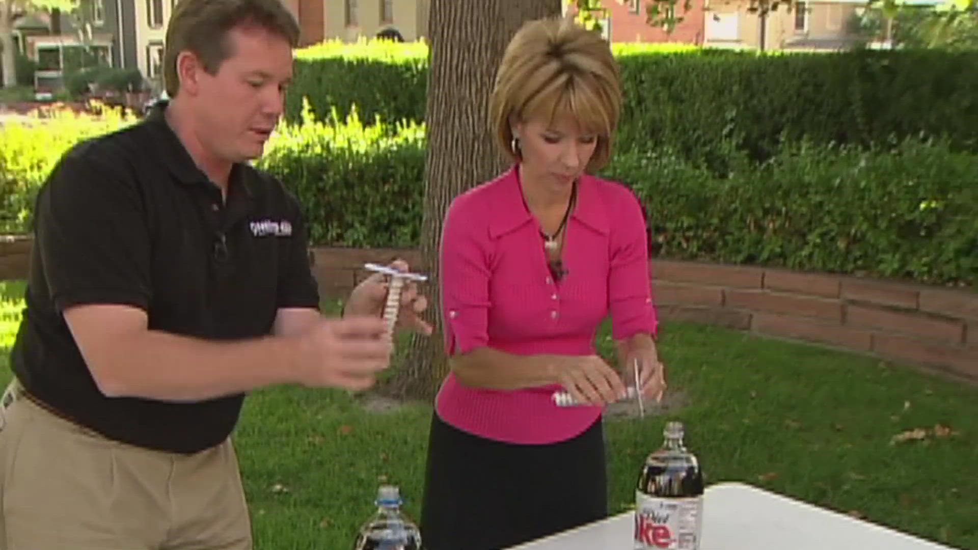 Steve Spangler demonstrates a reaction between candy and soda.