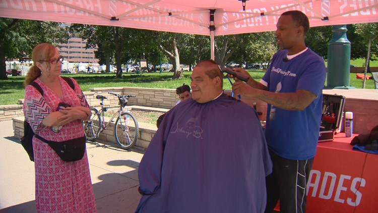 Local Barber Gives Free Haircuts To The Homeless In Downtown