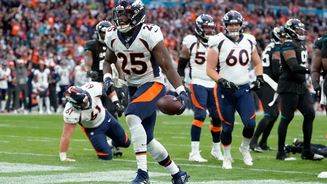 Denver Broncos 21-17 Jacksonville Jaguars: Latavius Murray's late