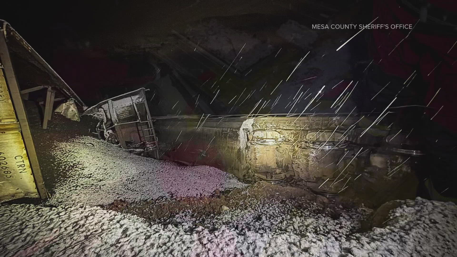 Train derails Tuesday night in Mesa County | 9news.com