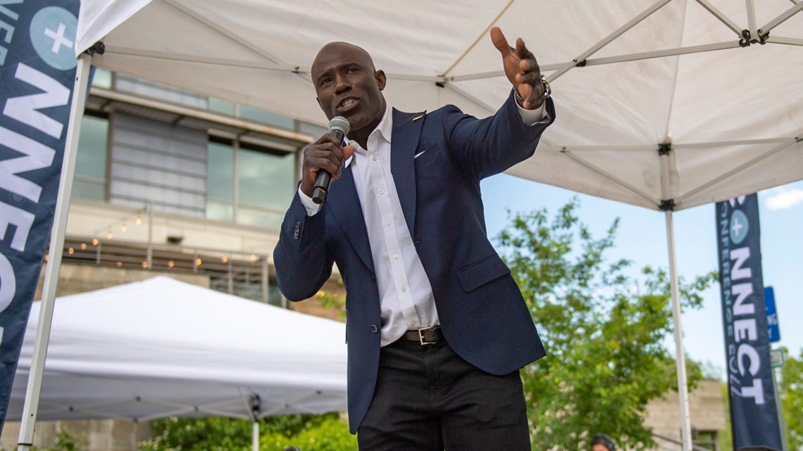 Former Denver Broncos star Terrell Davis pleased with new owners, QB