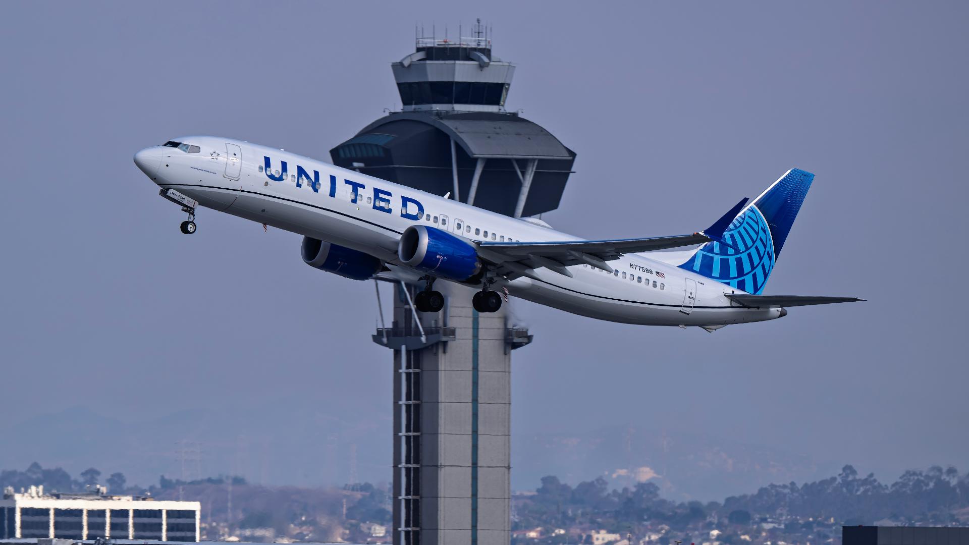 Jet Stream Example Regional jet's windshield shatters after takeoff, leaving pieces of ...