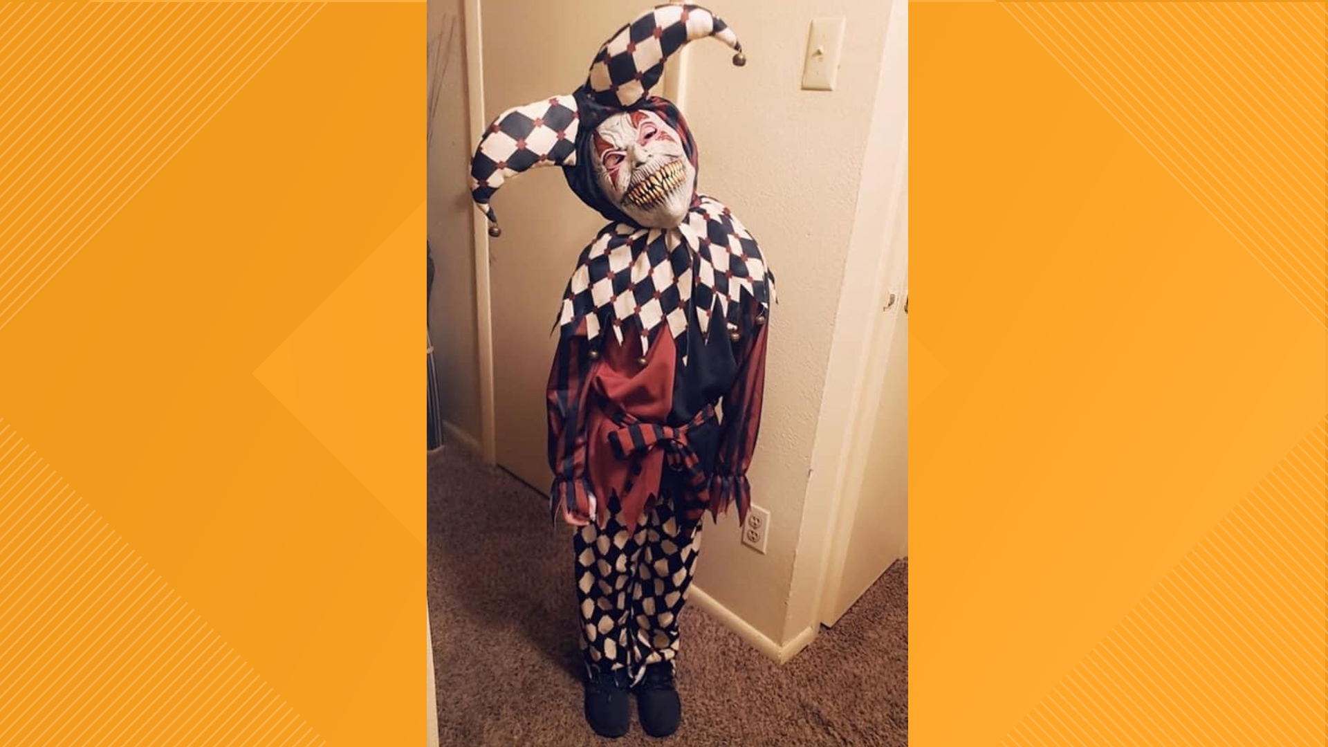 PHOTOS Halloween costumes and decorations!