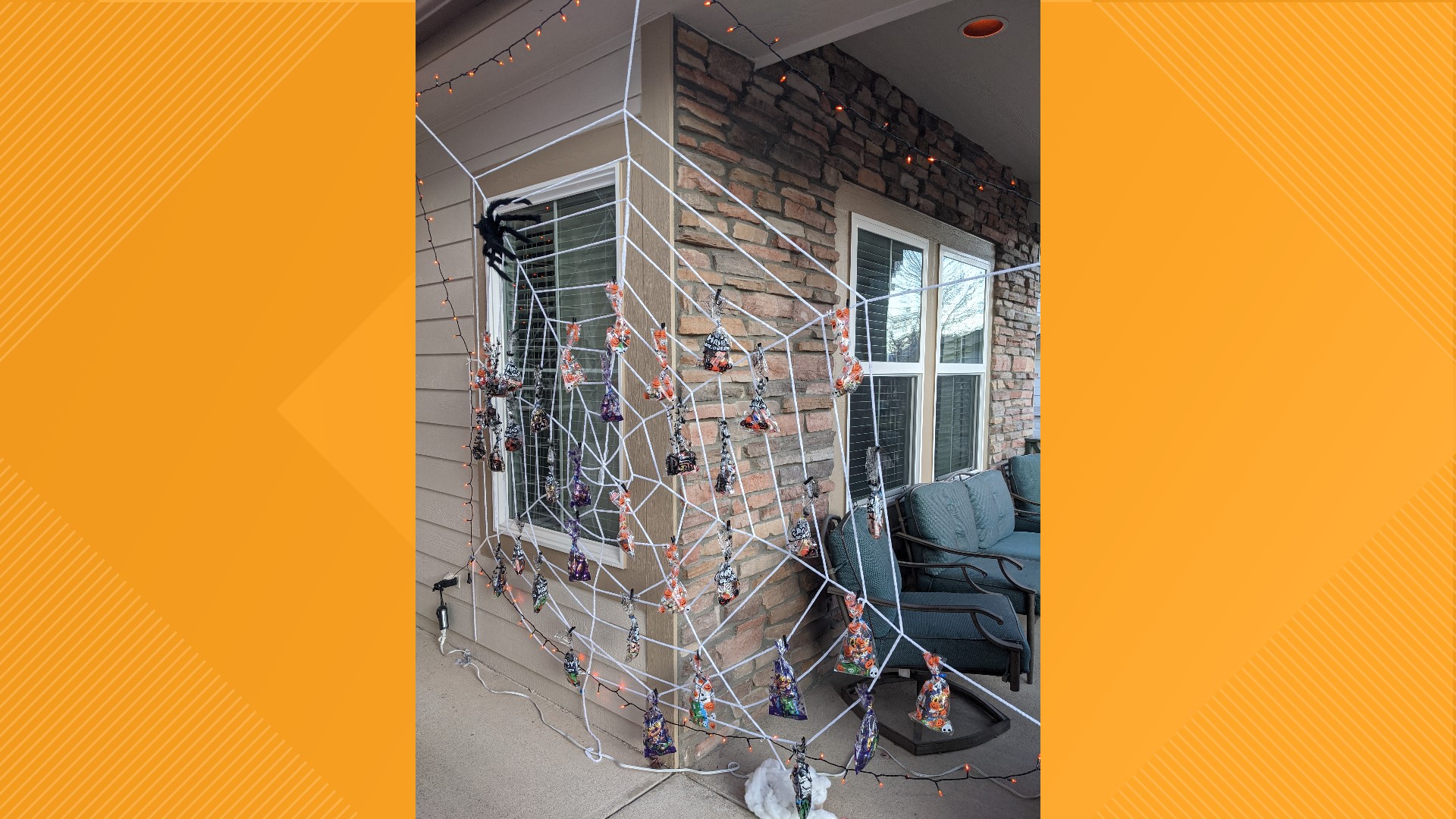 PHOTOS Halloween costumes and decorations!