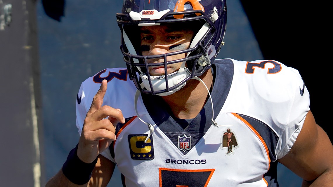 Russell Wilson throws 3 TDs, Broncos rally from 21 down to top Bears 31-28