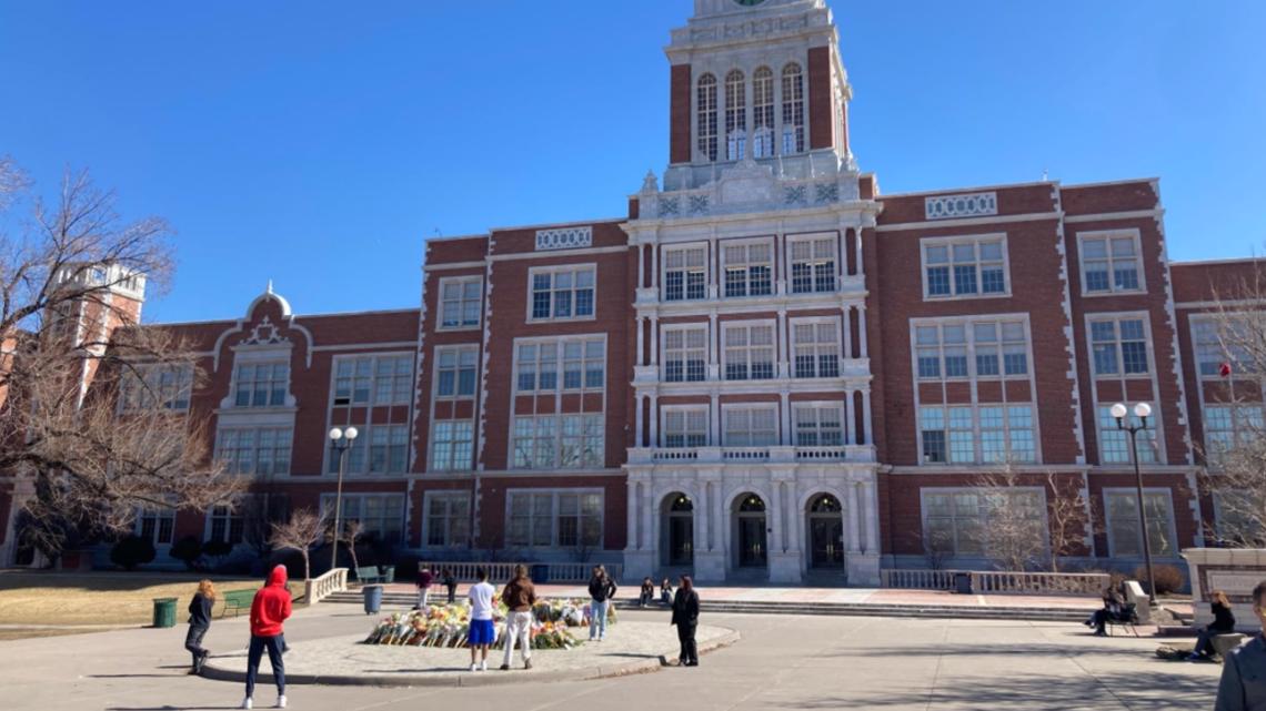 Escuela East High en Denver estará cerrada el resto de la semana debido a tiroteo