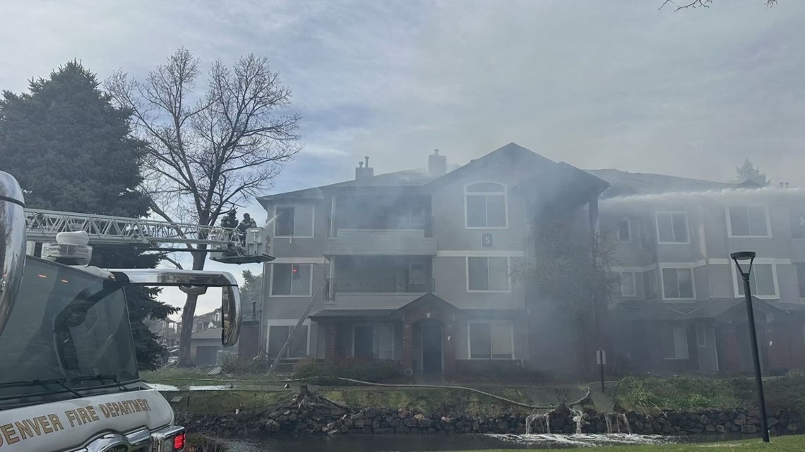 2-alarm fire burns at Denver apartment complex | 9news.com