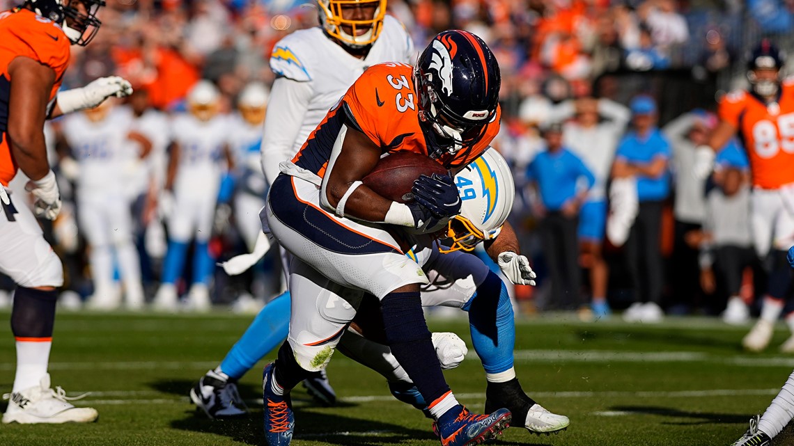 Denver, CO, USA. 28th Nov, 2021. Denver Broncos inside linebacker Kenny  Young (41) celebrates a key defensive stop in the first half of the  football game between the Denver Broncos and Los