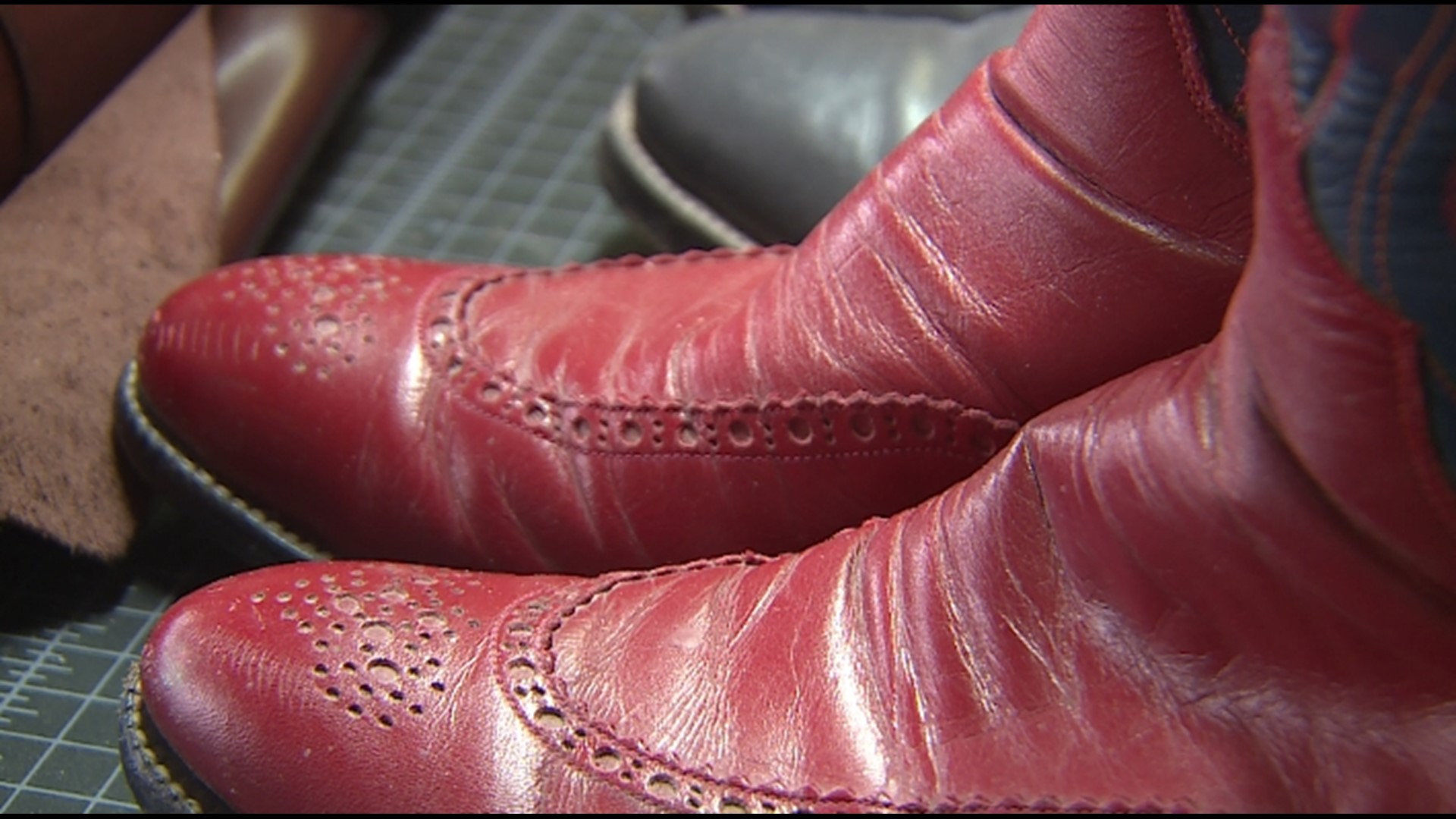 Man makes custom cowboy boots in Denver | 9news.com