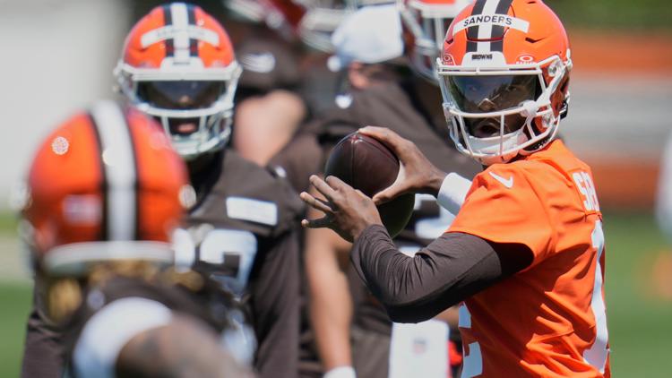 Shedeur Sanders and Dillion Gabriel get the same number of snaps on day 1 | 9news.com