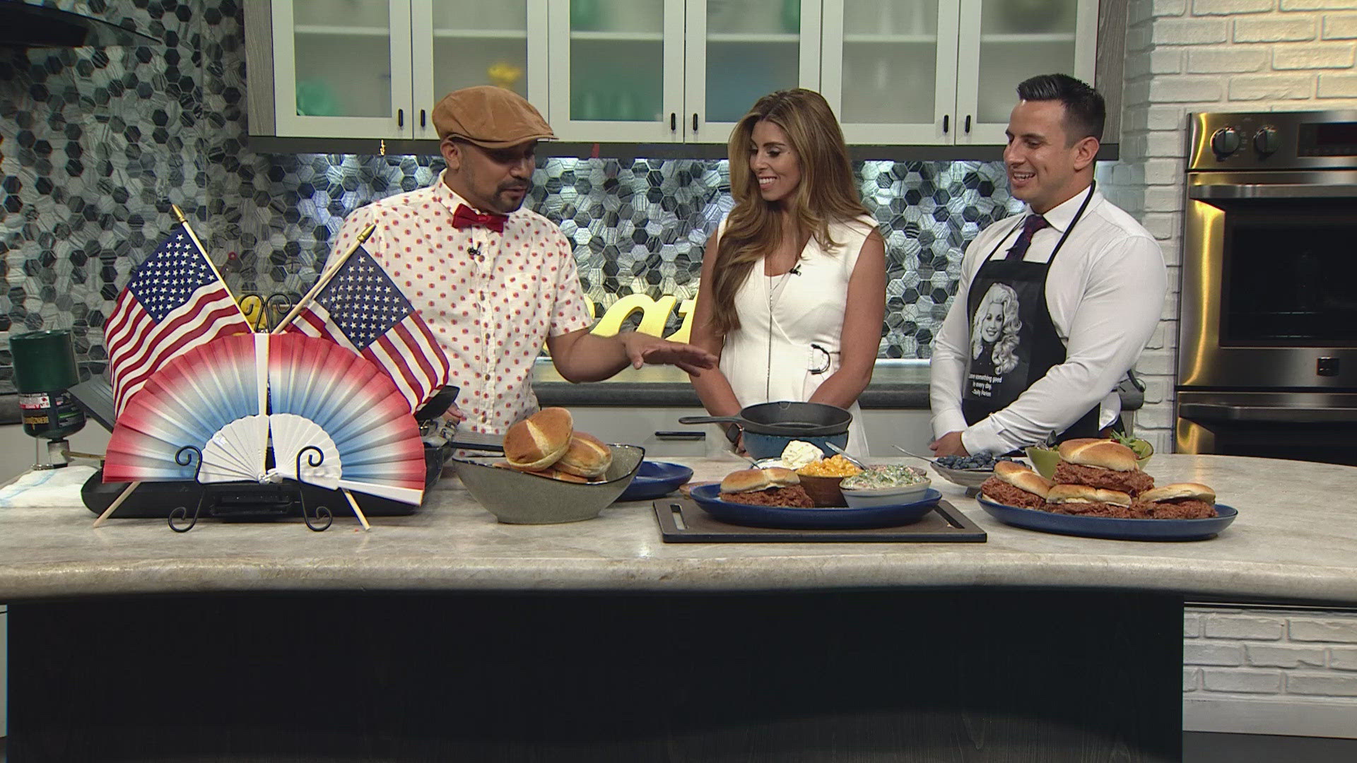 Chef Oscar Padilla shares some quick and easy recipes to make for a festive 4th of July gathering.