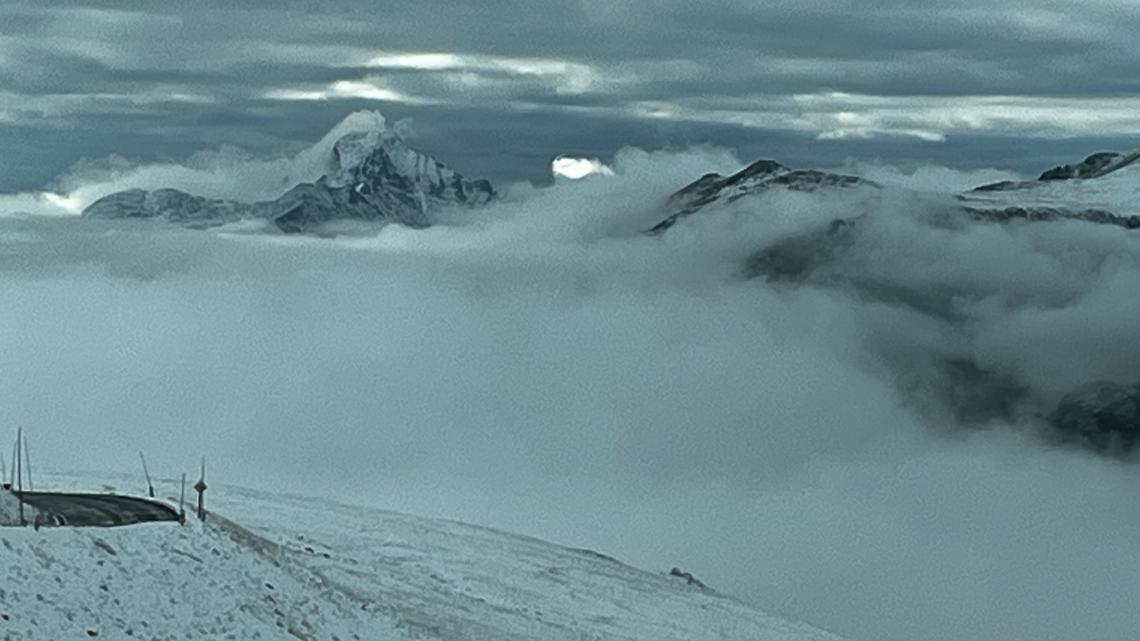 First snow of the season falls on mountain peaks across Colorado