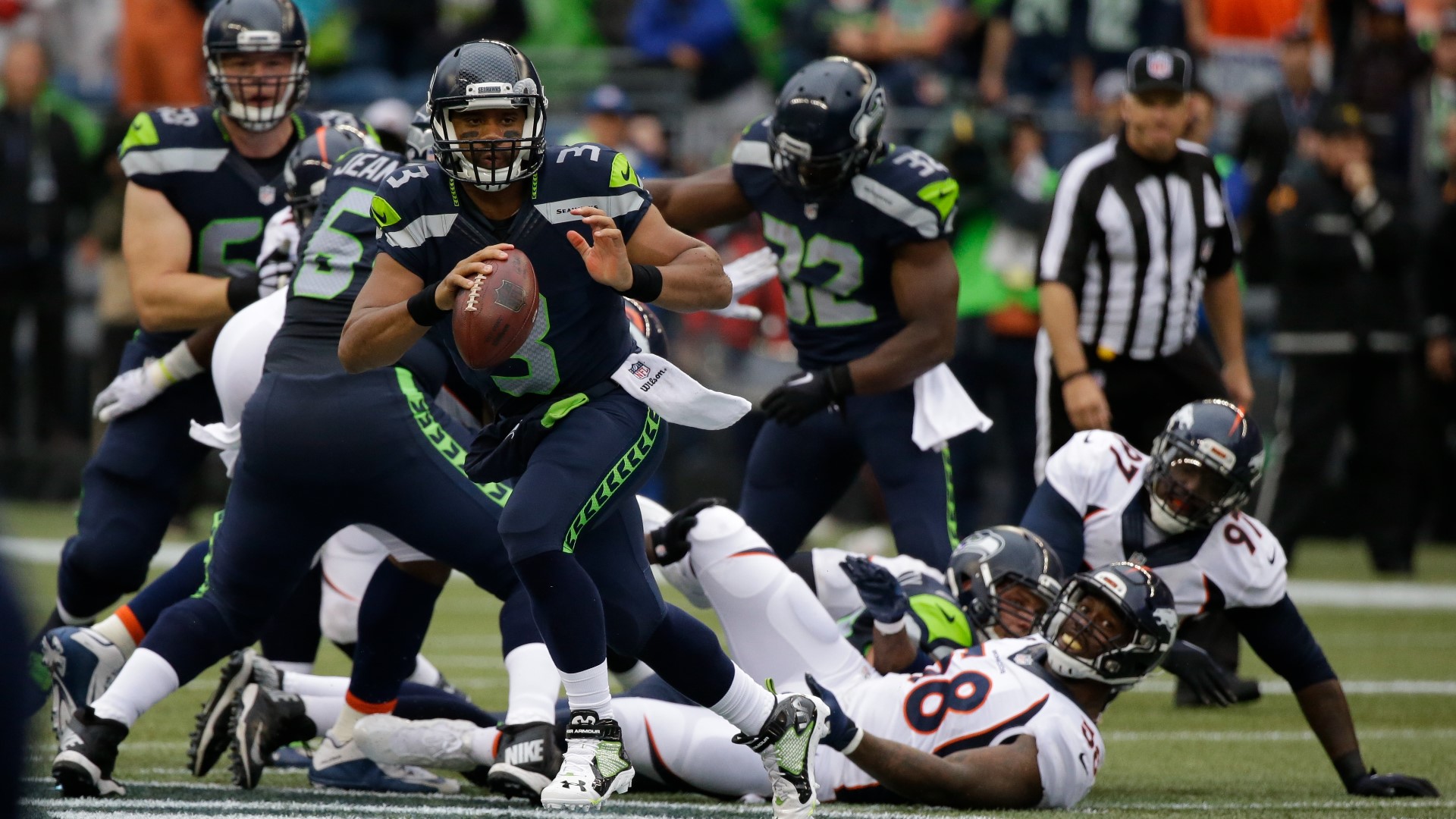 Denver Broncos trading for Seahawks quarterback Russell