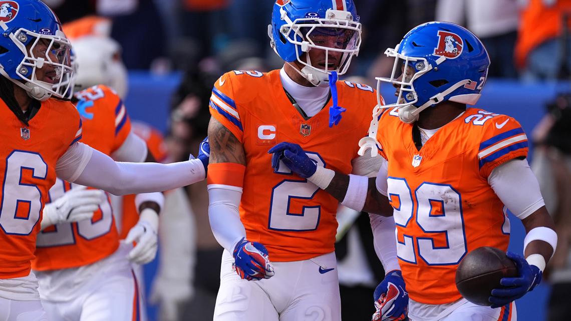 Sluggish Broncos offense get boost from McMillian, Denver D to defeat Chargers, 19-3, secure No. 1 playoff seed