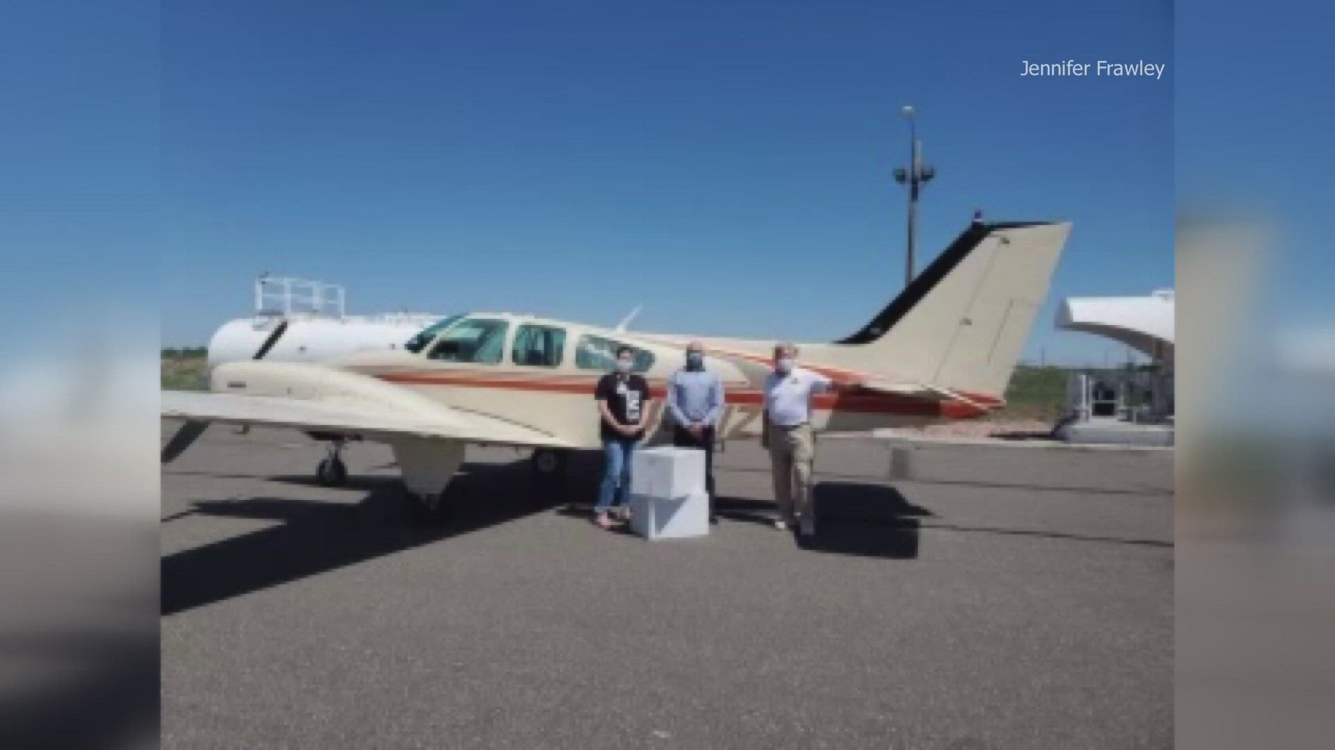 The report confirmed that the pilot reported a problem with the door shortly before the plane crashed in a field. 