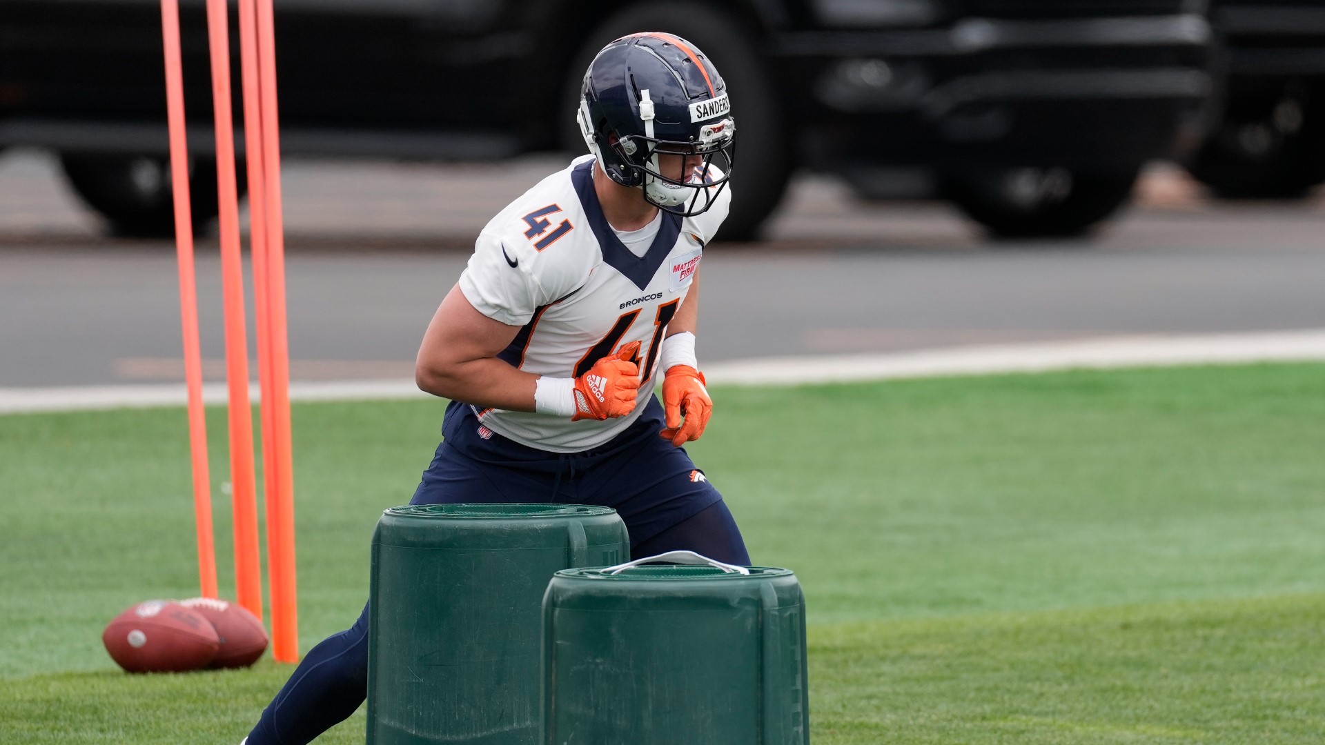 Broncos Third-round Draft Pick Drew Sanders Signs Rookie Deal | 9news.com