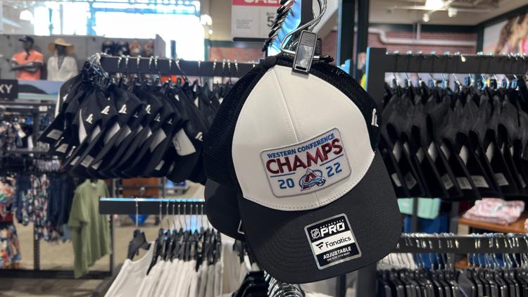 Avs faithful rush to buy 'Stanley Cup Champions' gear - CBS Colorado