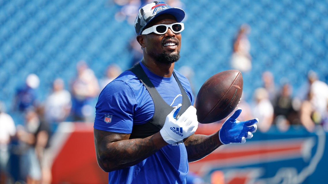 Buffalo Bills wide receiver Neil Pau'u warms up before a preseason NFL  football game against the Denver Broncos in Orchard Park, N.Y., Saturday,  Aug. 20, 2022. (AP Photo/Adrian Kraus Stock Photo 