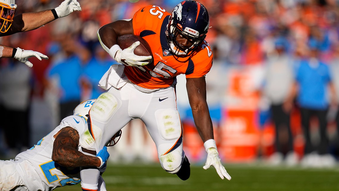 Injury-riddled Broncos get linebacker Kenny Young from Rams