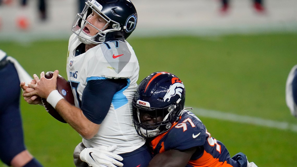 Gostkowski's last-minute field goal lifts Titans over Broncos