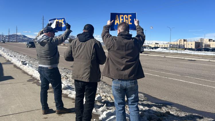 Corrections officers in Colorado picket for better pay | 9news.com