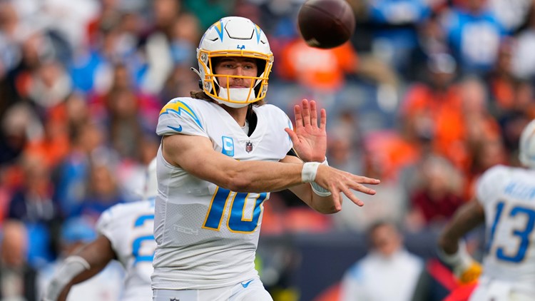 Chargers, QB Justin Herbert agree to 5-year extension worth $262.5