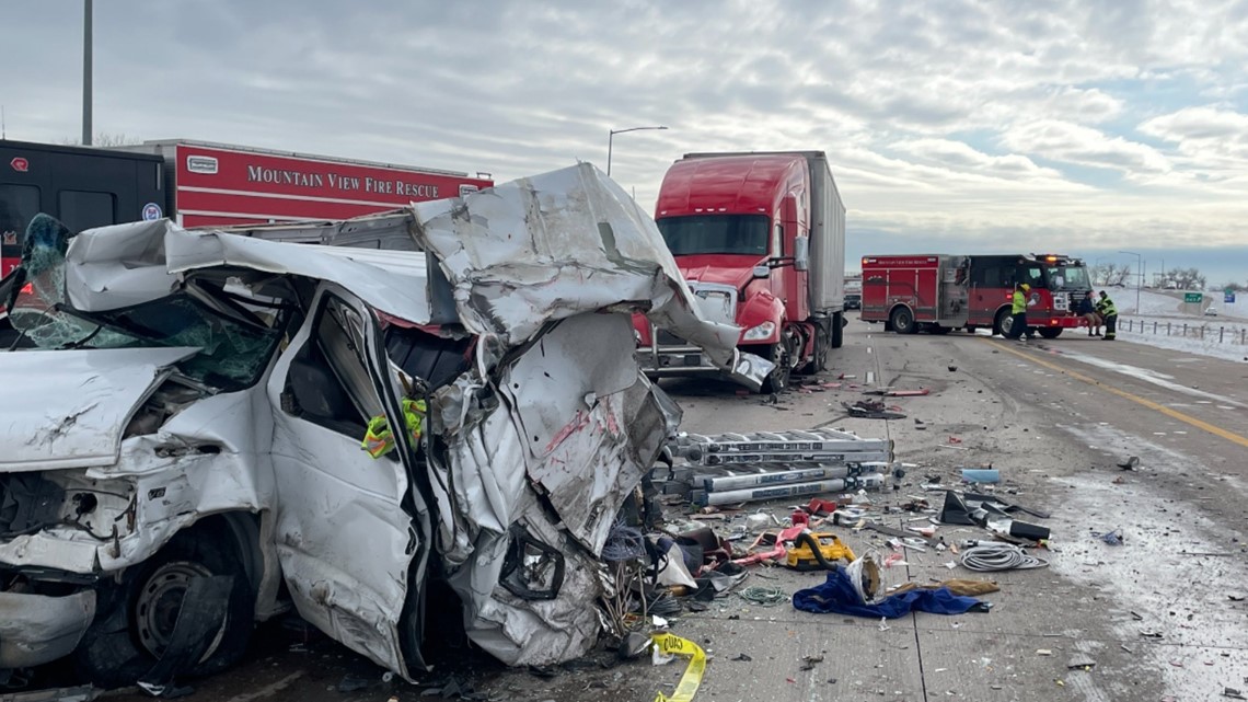 Interstate 25 northbound closed for serious crash near Mead