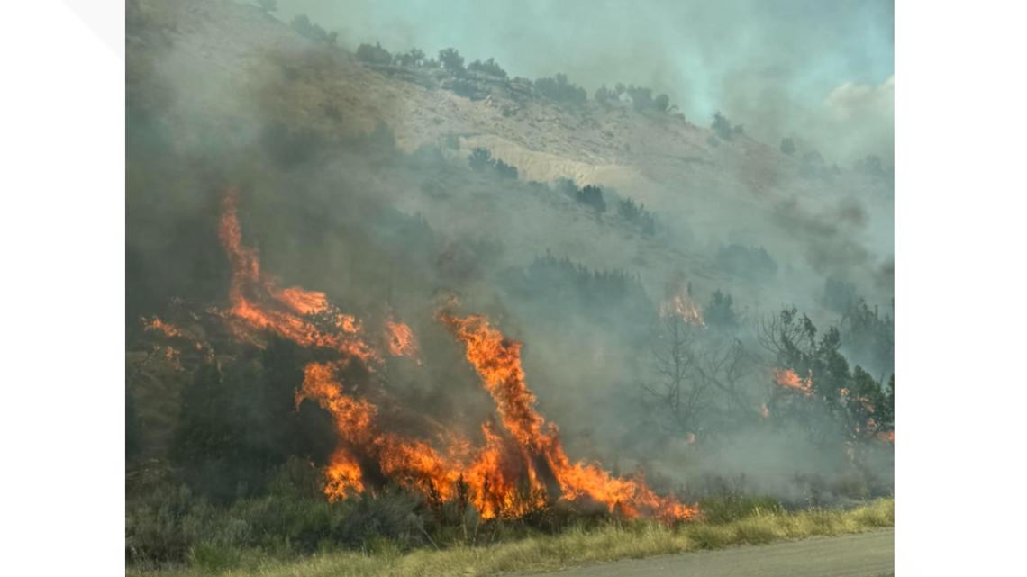 Brush fires, smoke closes Interstate 70 near Rifle, says CDOT | 9news.com