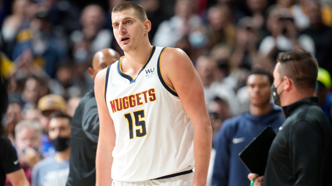 Jokic's block preserves Nuggets' 95-94 win over Rockets