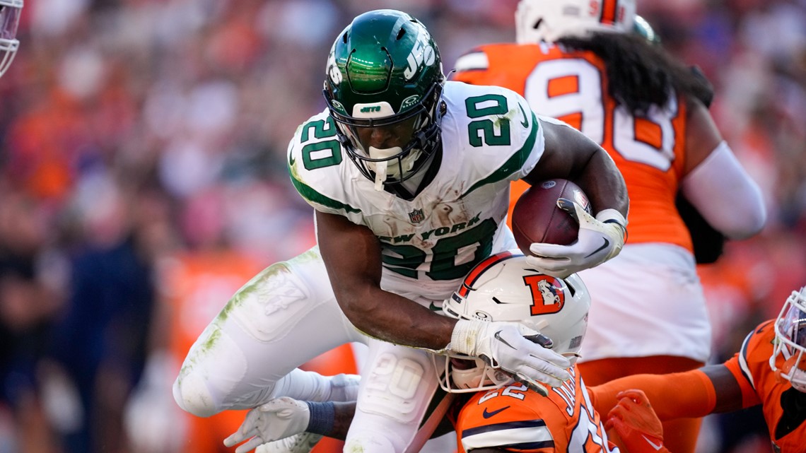 Jets beat Broncos but lose rookie RB Hall to knee injury