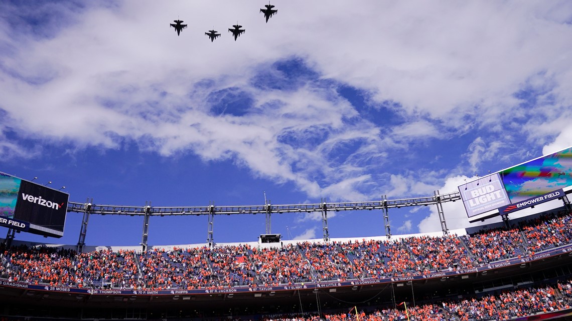 5,911 Denver Broncos V New York Jets Photos & High Res Pictures