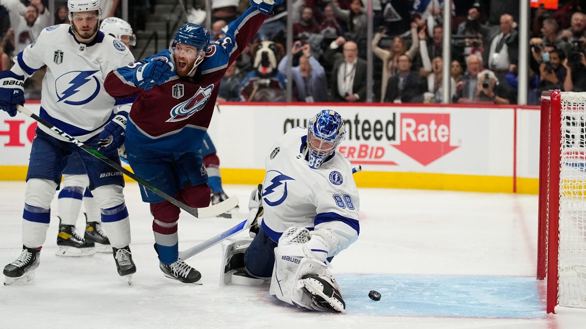 Epic hockey at Ball Arena: Avalanche, Maple Leafs treat crowd of