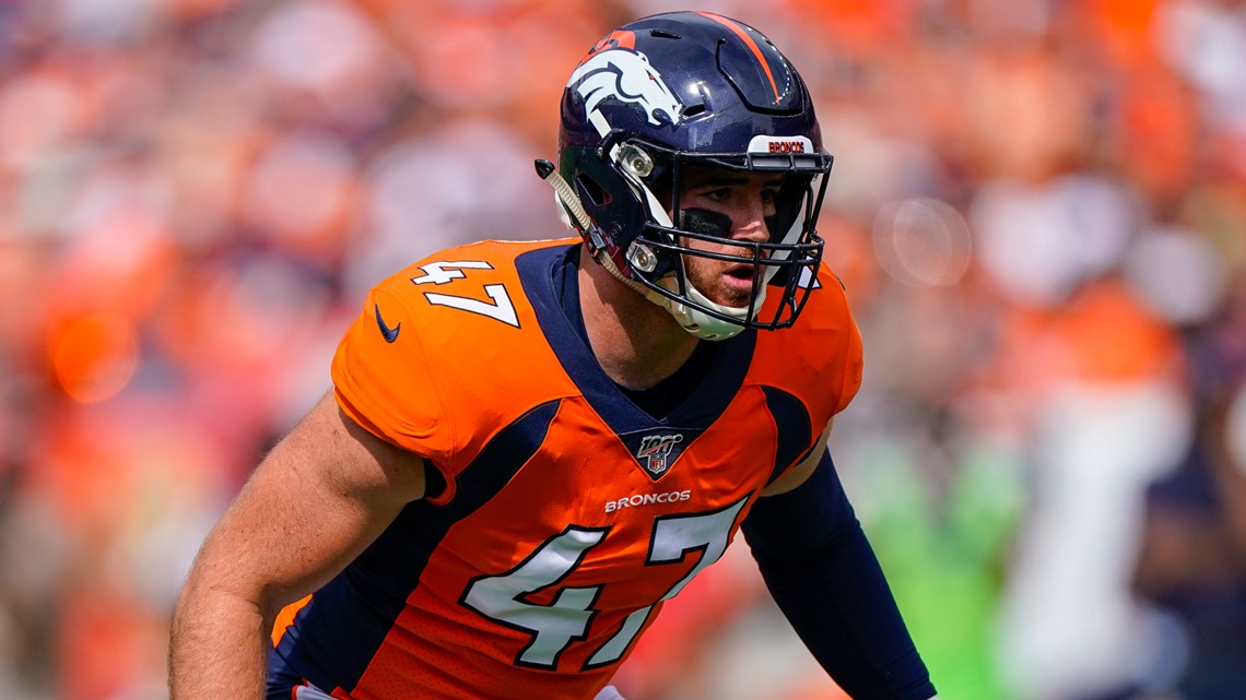 Denver Broncos linebacker Josey Jewell (47) runs during the first half of  an NFL football game against the Indianapolis Colts, Thursday, Oct. 6,  2022, in Denver. (AP Photo/David Zalubowski Stock Photo - Alamy