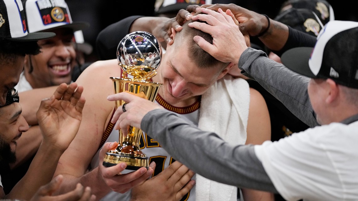 Nuggets' Murray barred from bringing Larry O'Brien Trophy to