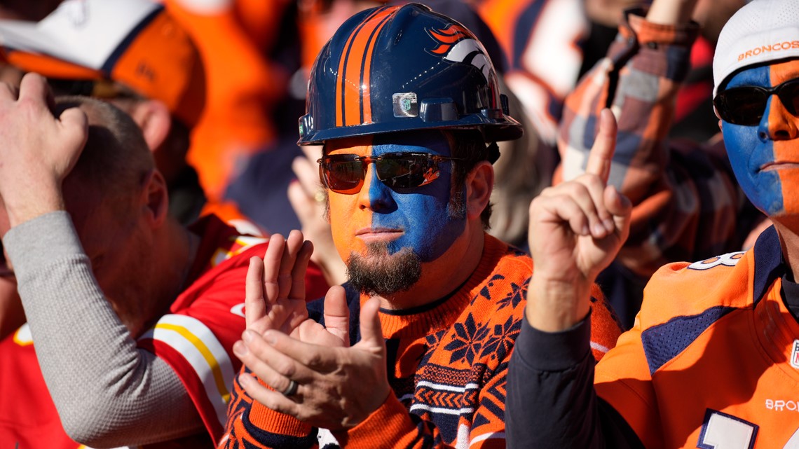 Denver Broncos tight end Greg Dulcich (80) makes a catch during the second  half of an NFL football game against the Denver Broncos Sunday, Dec. 11,  2022, in Denver. (AP Photo/David Zalubowski