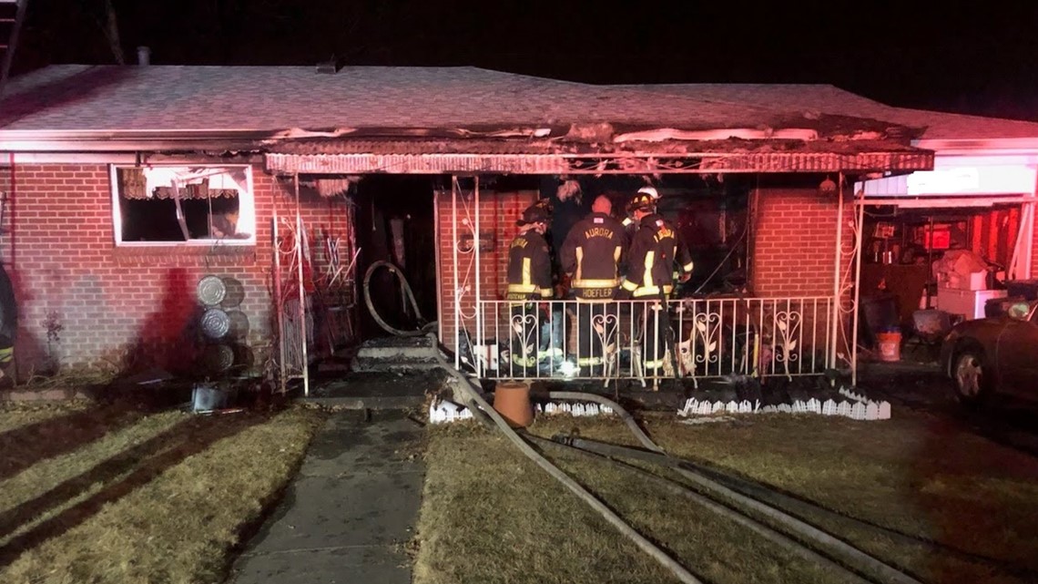 1 injured in early morning house fire
