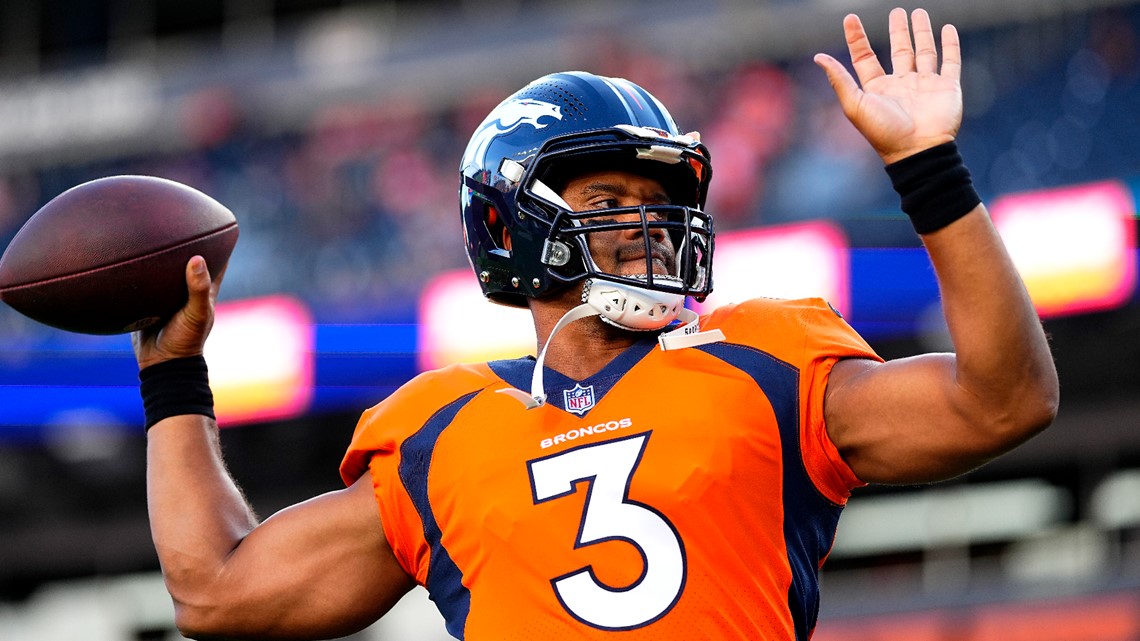 Minnesota Vikings linebacker William Kwenkeu (47) plays against the Denver  Broncos during an NFL preseason football game, Saturday, Aug. 27, 2022, in  Denver. (AP Photo/Jack Dempsey Stock Photo - Alamy