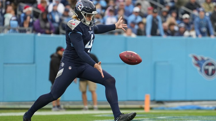 Tennessee Titans punter Ryan Stonehouse booms 51-yard punt on his way to  breaking 82-year-old NFL single season punting average record