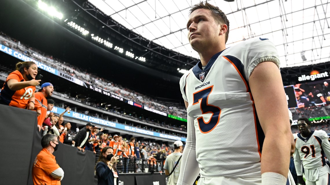 Broncos fans tailgate ahead of season opener vs. Raiders