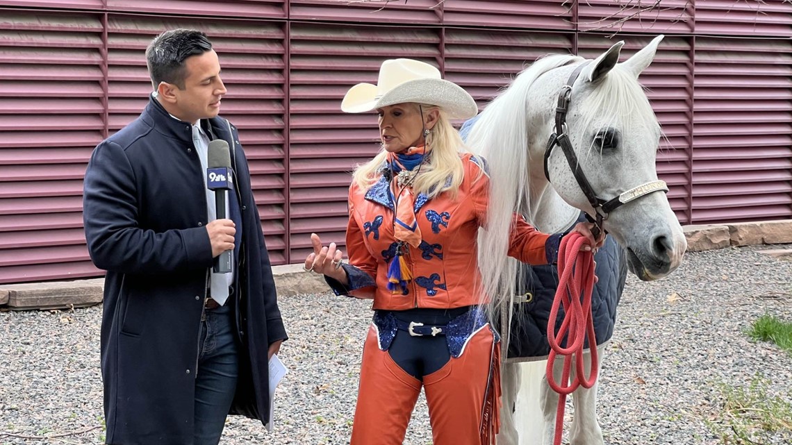 Broncos mascot Thunder III brings its own team on Sundays - Sports  Illustrated