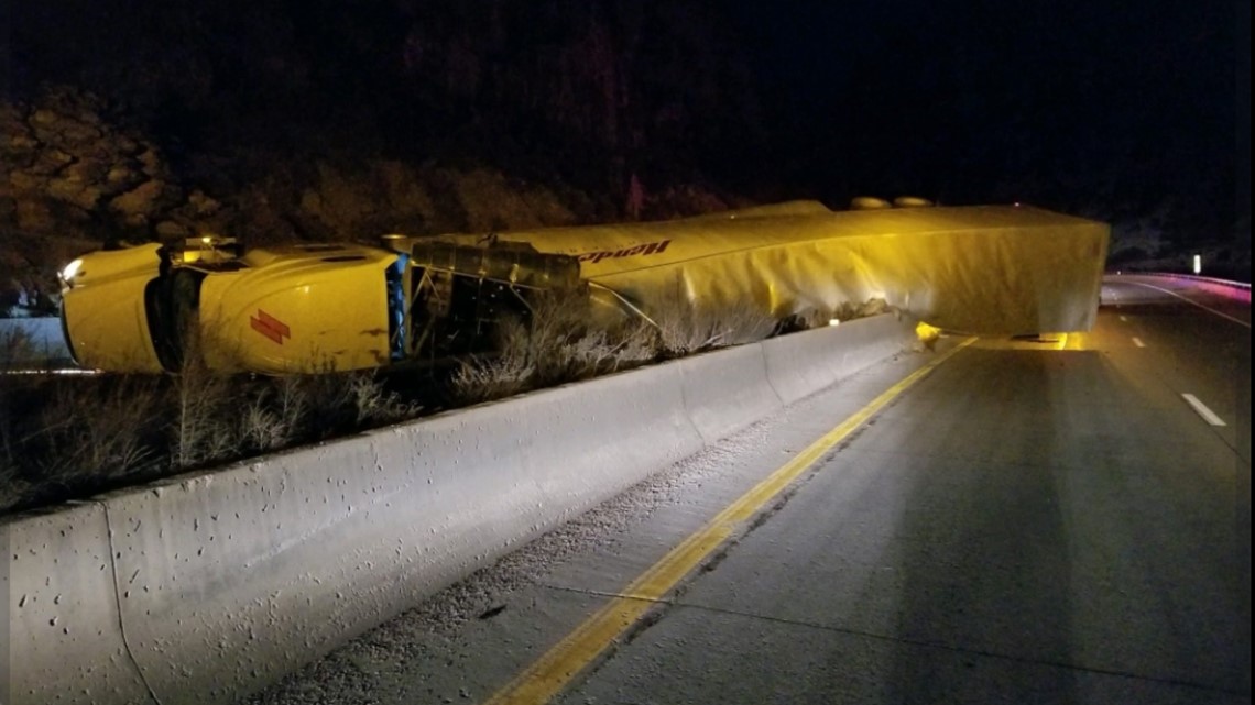 Koridor gunung I-70 ditutup karena kecelakaan, longsoran salju